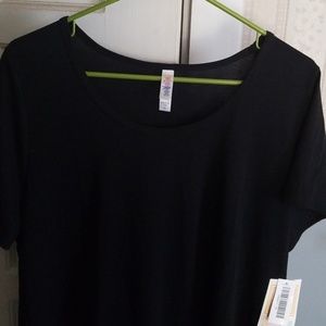 LuLaRoe XL classic Tee Black